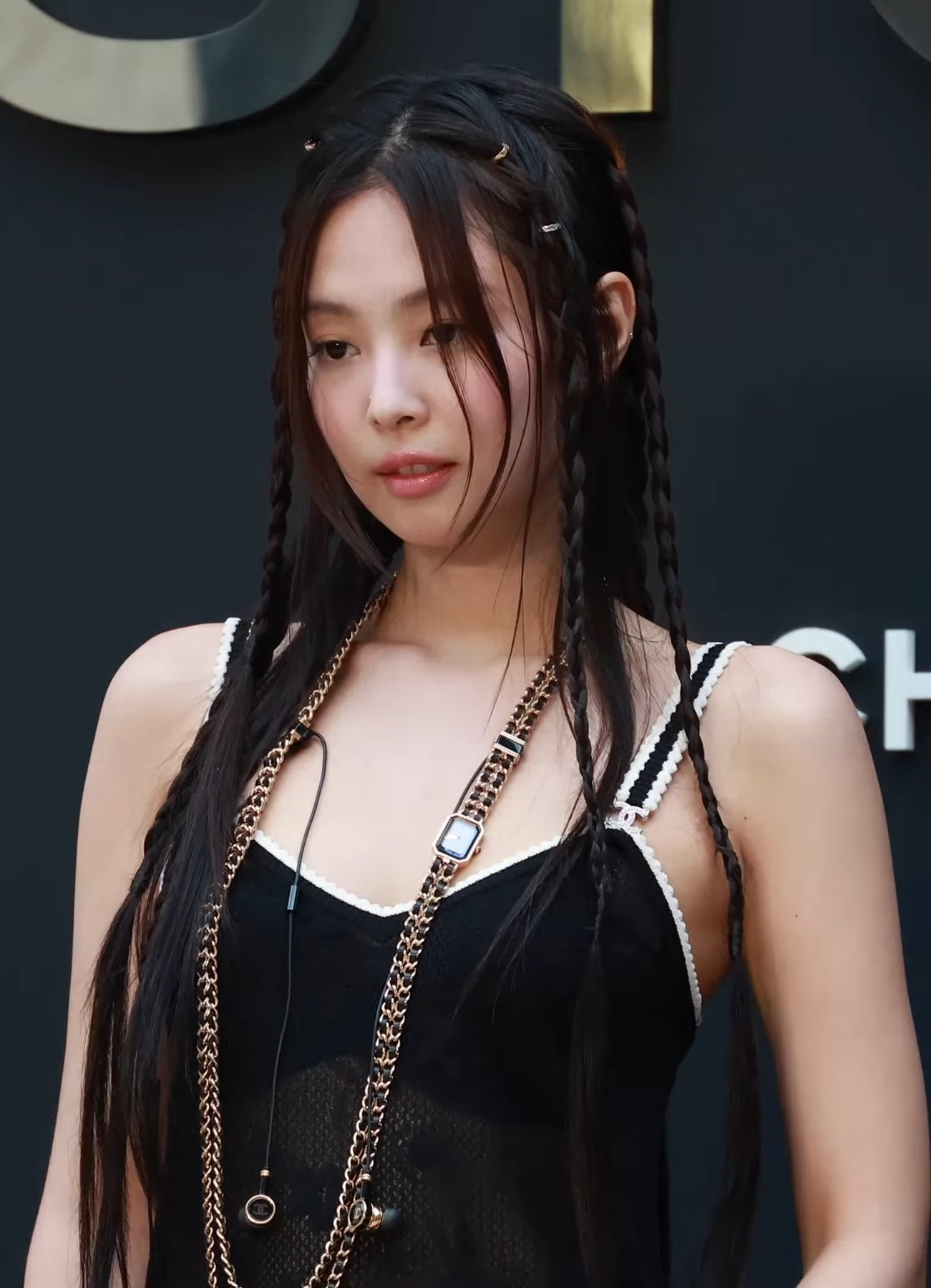 Jennie bei einem Chanel-Termin im Juli 2024