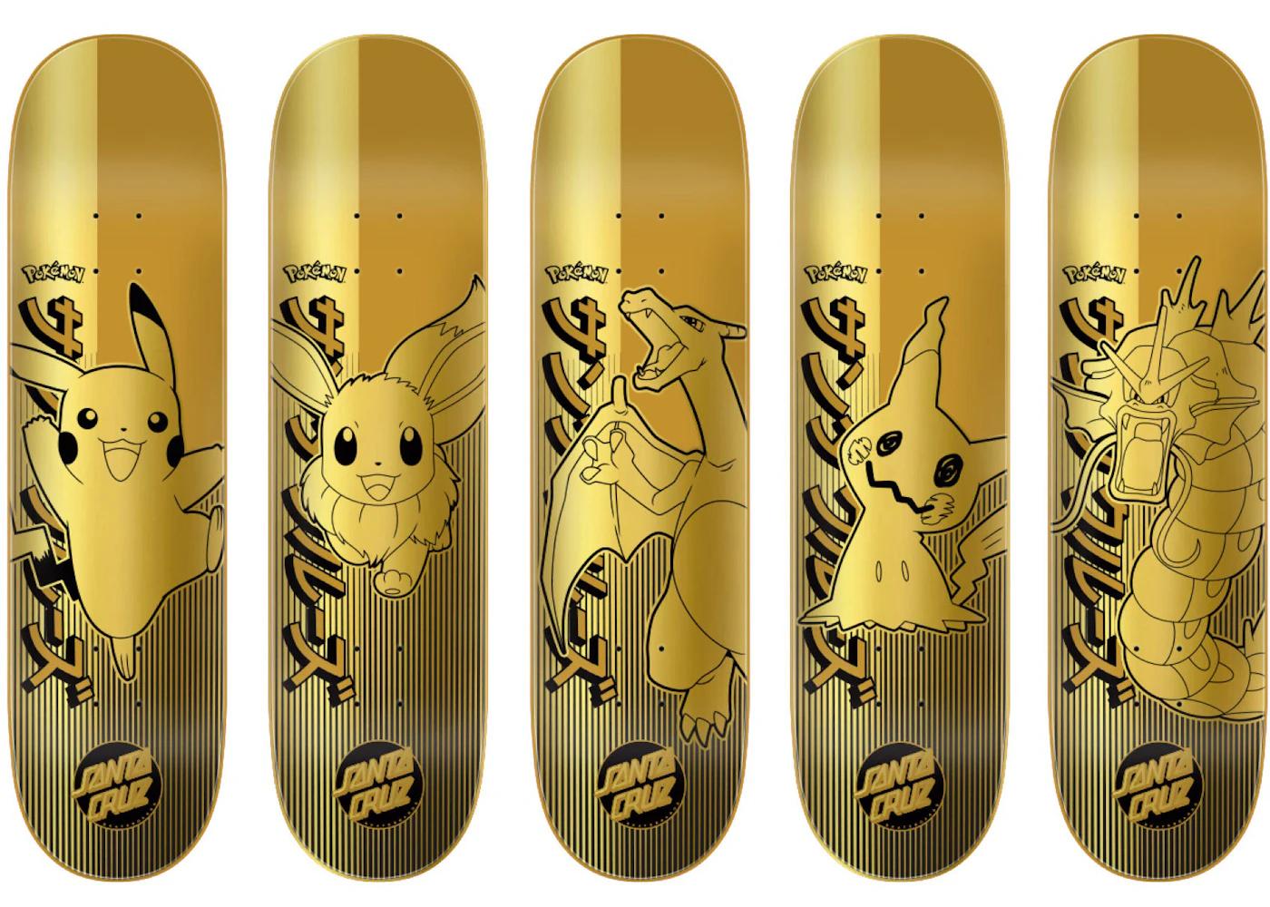 Fünf goldene Pokémon × Santa Cruz Decks mit Pikachu, Evoli, Glurak, Mimigma und Garados